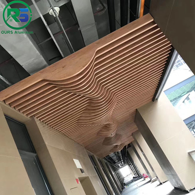 Environmental Friendly Linear Suspended Metal Ceiling 0.9mm White Aluminum Ceiling
